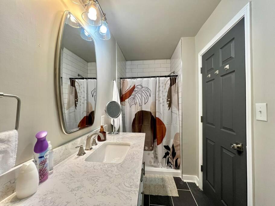 Modern Style Home Near Dt Indy & Major Attractions إنديانابوليس المظهر الخارجي الصورة