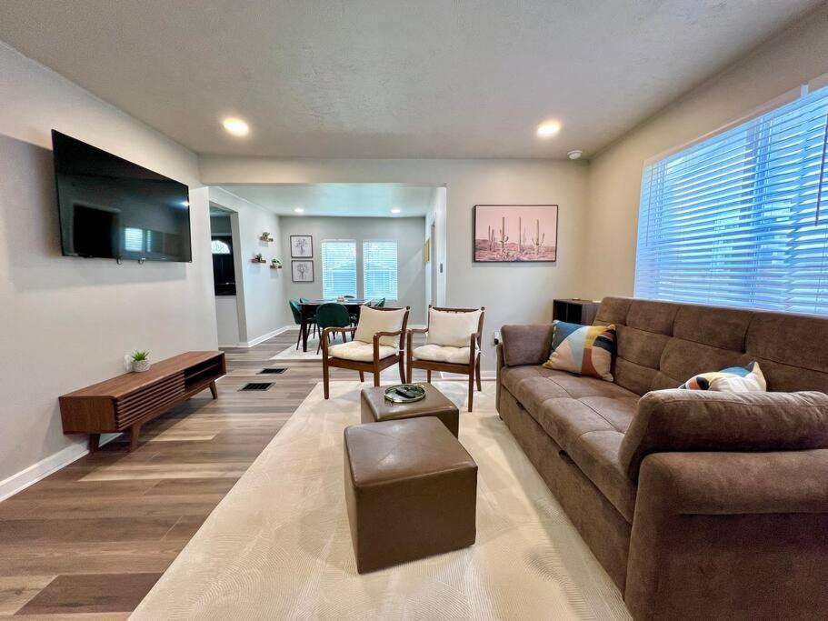 Modern Style Home Near Dt Indy & Major Attractions إنديانابوليس المظهر الخارجي الصورة