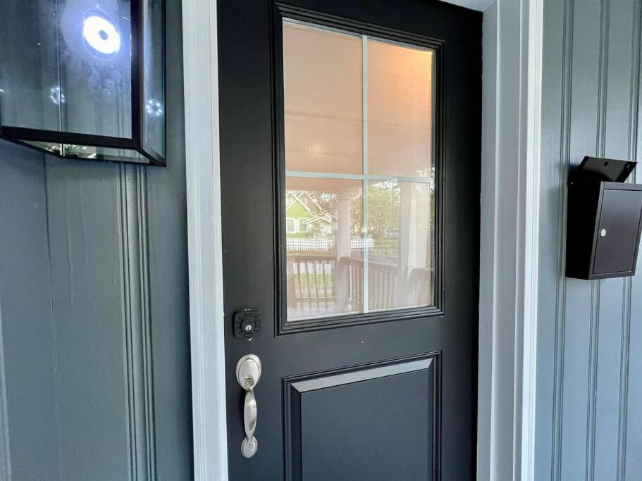 Modern Style Home Near Dt Indy & Major Attractions إنديانابوليس المظهر الخارجي الصورة