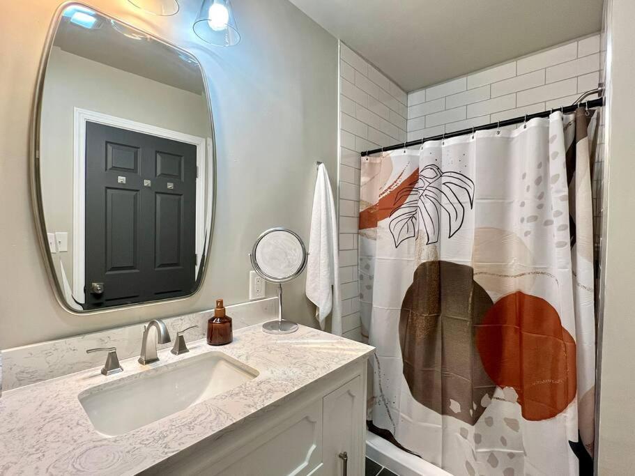 Modern Style Home Near Dt Indy & Major Attractions إنديانابوليس المظهر الخارجي الصورة