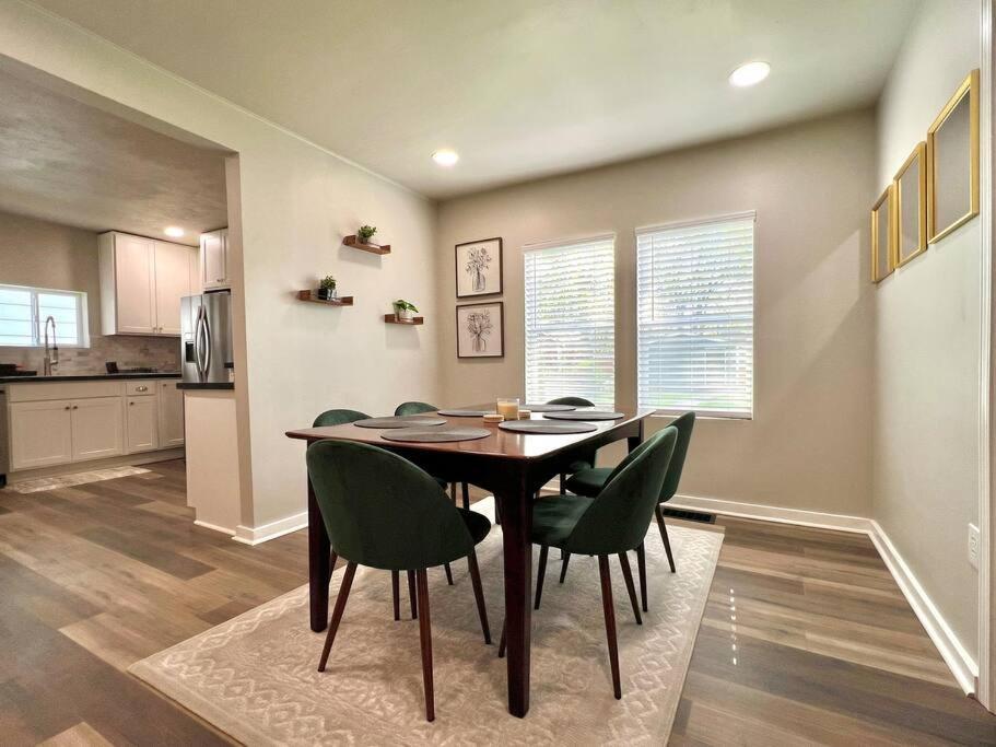Modern Style Home Near Dt Indy & Major Attractions إنديانابوليس المظهر الخارجي الصورة