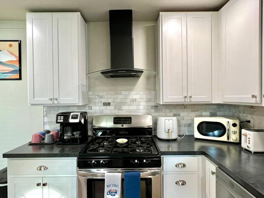 Modern Style Home Near Dt Indy & Major Attractions إنديانابوليس المظهر الخارجي الصورة