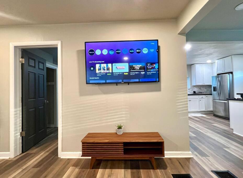 Modern Style Home Near Dt Indy & Major Attractions إنديانابوليس المظهر الخارجي الصورة